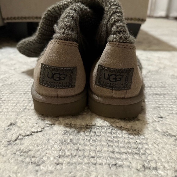 UGG Sweater Boots - Picture 12 of 12